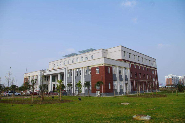 如果不愿意讀書也不愿意打工就去職業技術學校學個專業掙錢