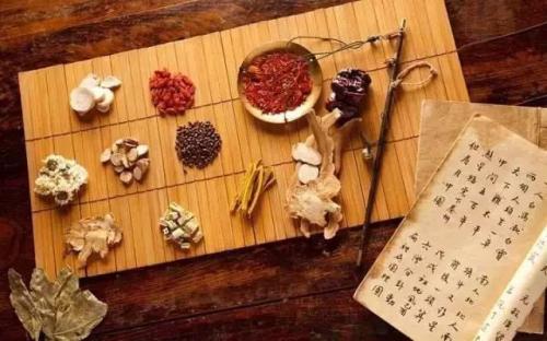 中醫(yī)學(xué)和中藥學(xué)哪個(gè)好