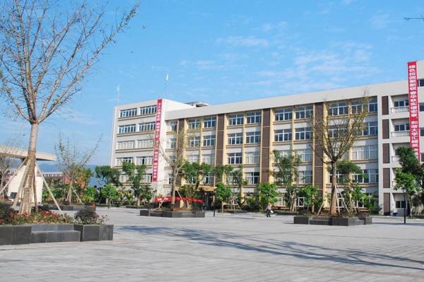 貴陽市白云區職業技術學校怎么樣