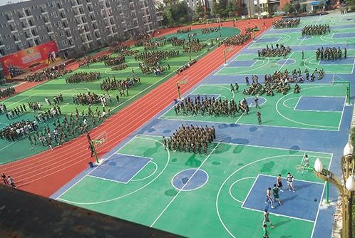 成都機電校新生軍訓