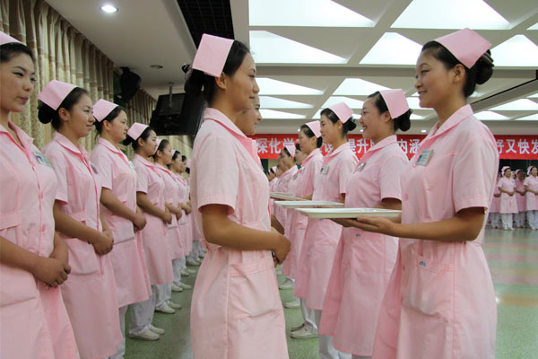 成都成醫(yī)附院護(hù)士