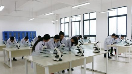 樂山醫藥科技學校實驗室